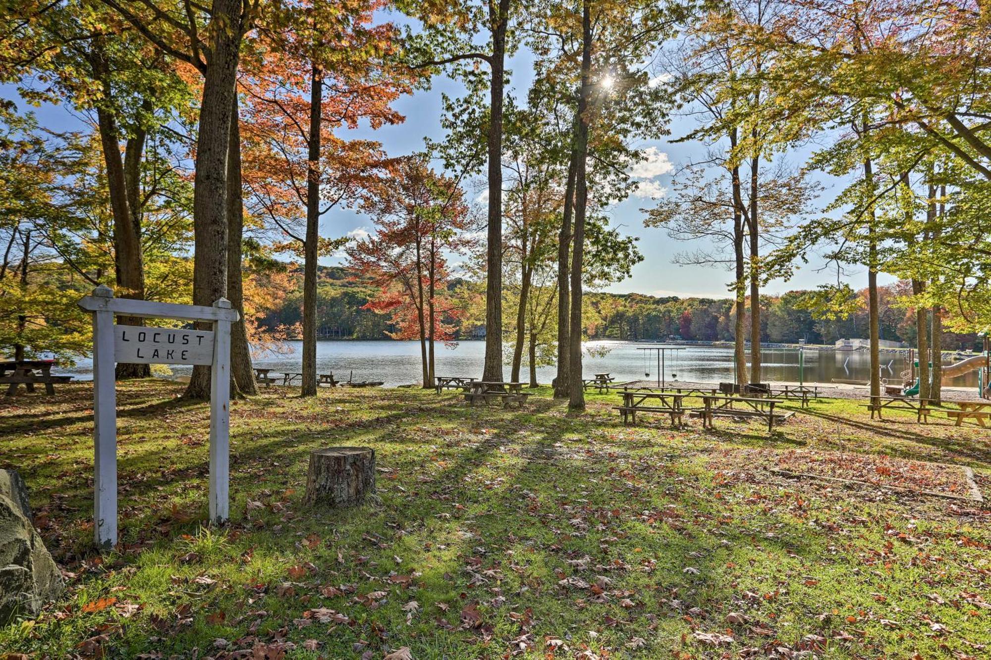 Pine Bear Pocono Hot Tub And Game Holiday home *