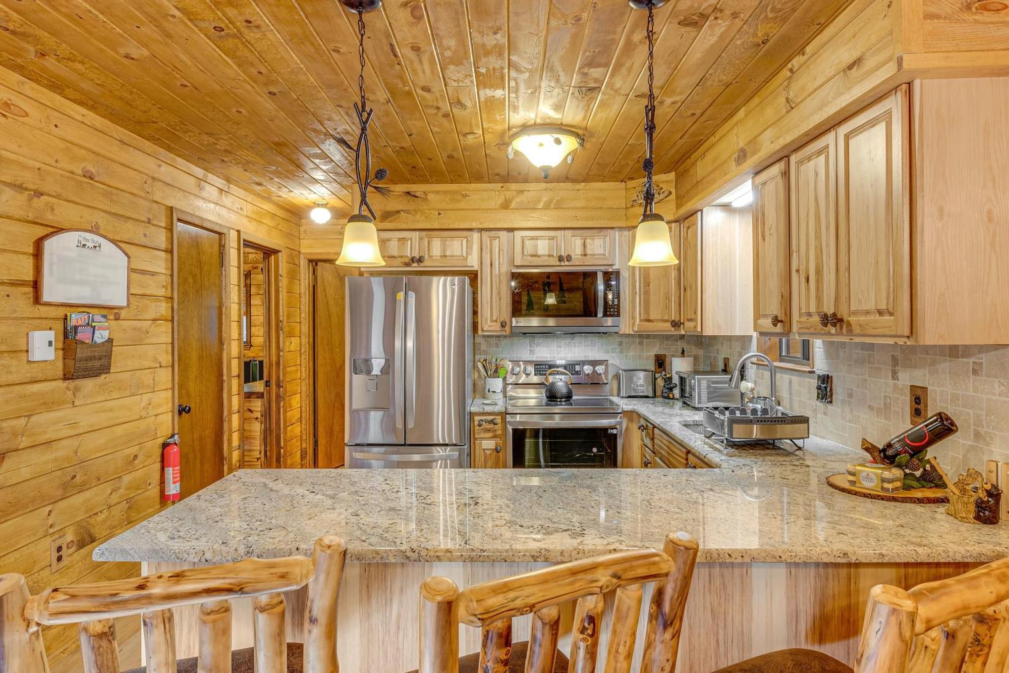 Pine Bear Pocono Hot Tub And Game Holiday home