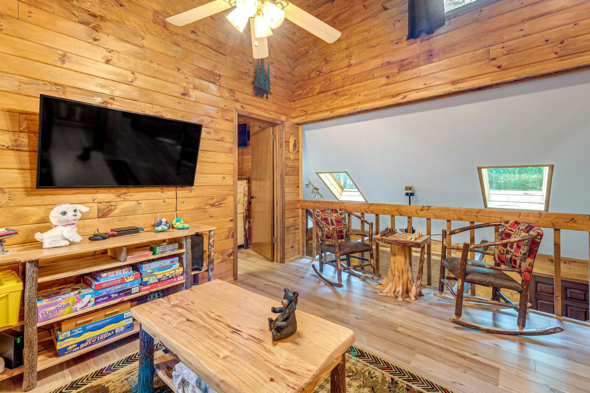Holiday home Pine Bear Pocono Hot Tub And Game