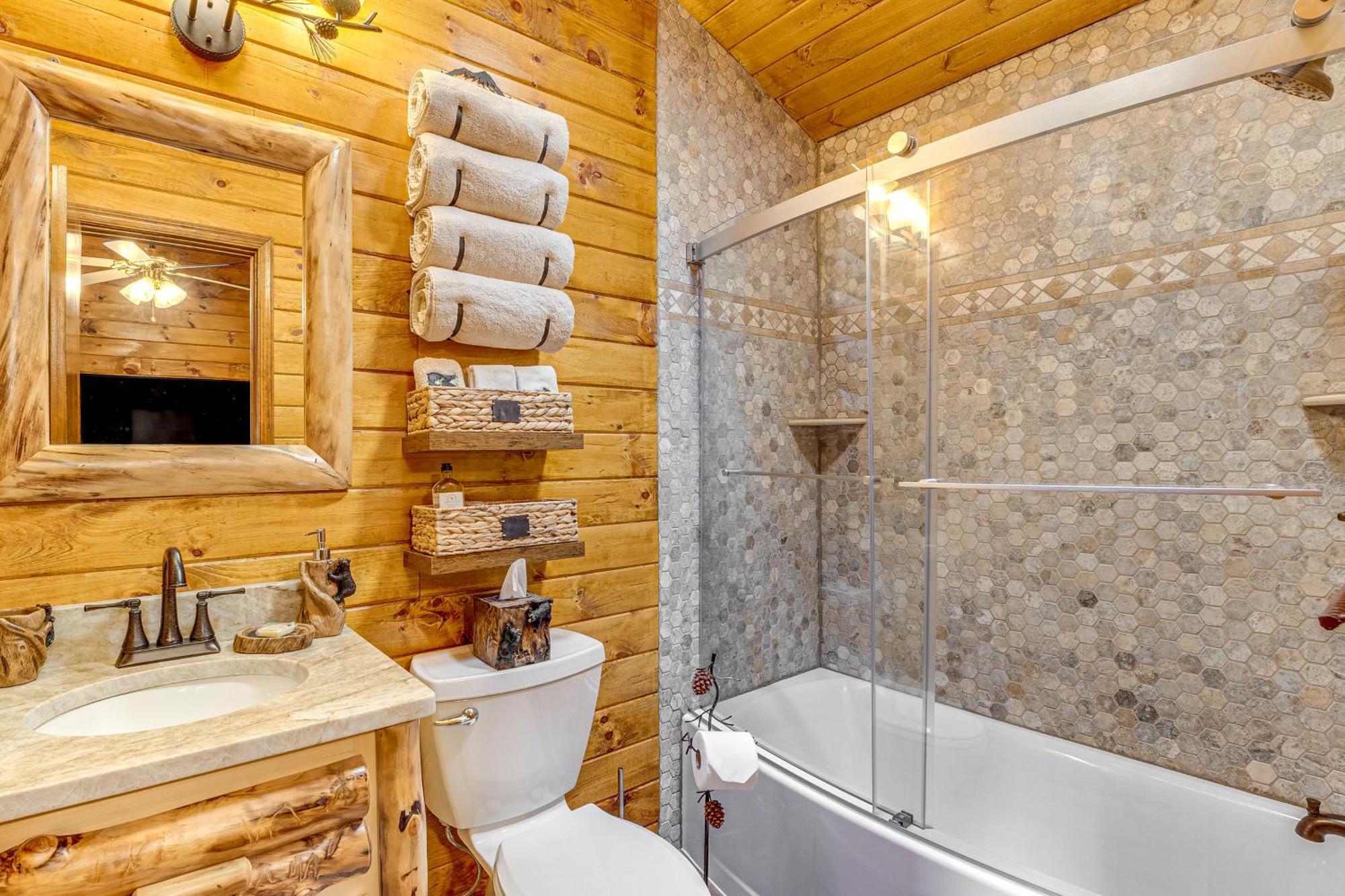 Holiday home Pine Bear Pocono Hot Tub And Game *
