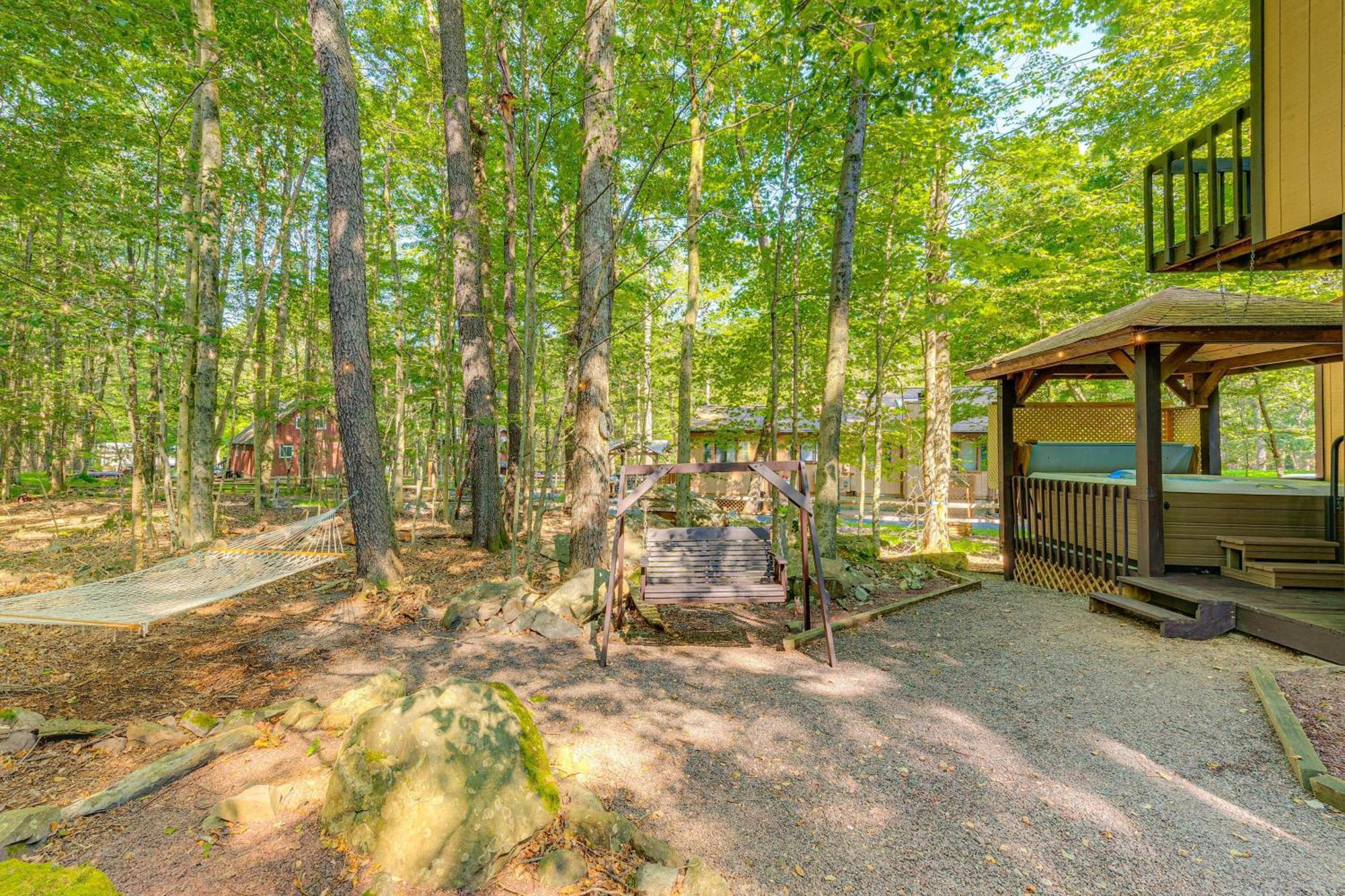 Holiday home Pine Bear Pocono Hot Tub And Game Pocono Lake