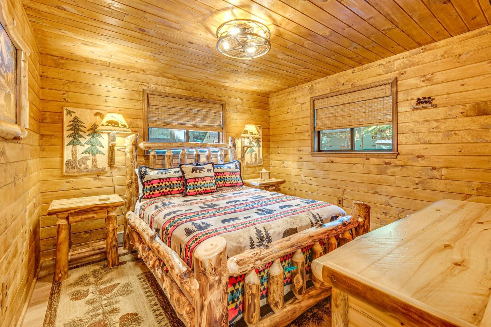 Pine Bear Pocono Hot Tub And Game Holiday home Pocono Lake