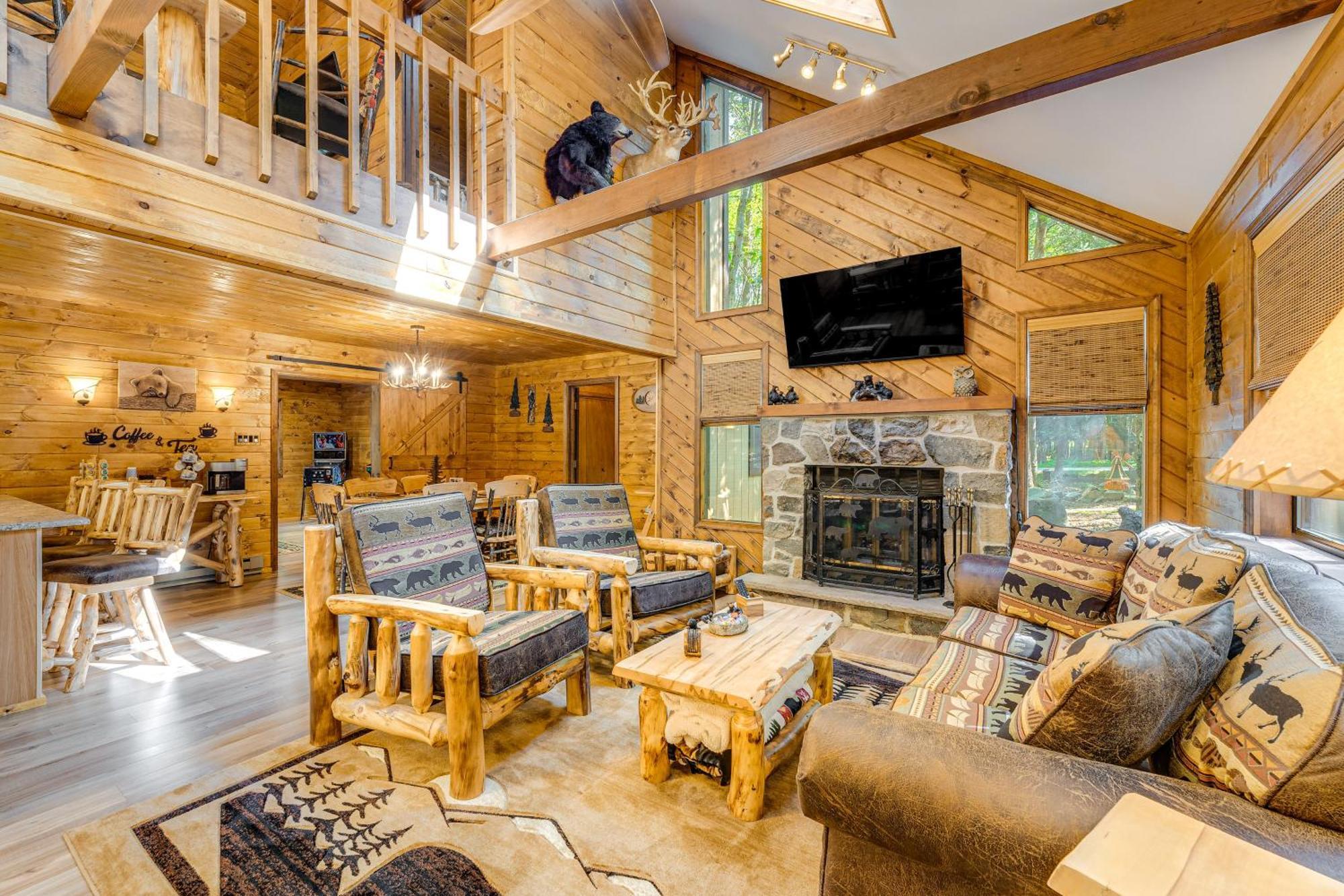 Holiday home Pine Bear Pocono Hot Tub And Game Pocono Lake
